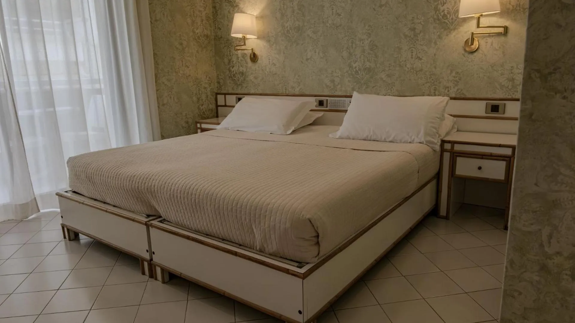 Hotel President - Vintage Hotel In Centro Riccione Italy
