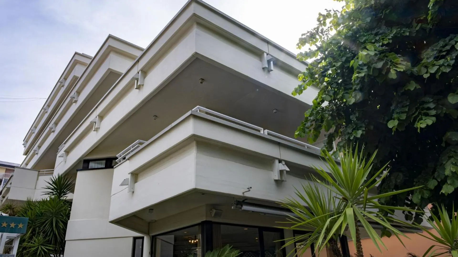 Hotel President - Vintage Hotel In Centro Riccione Italy