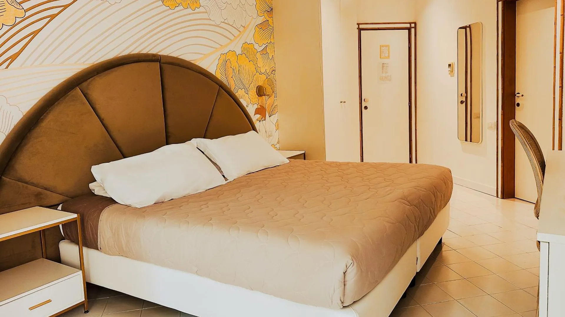 Hotel President - Vintage Hotel In Centro Riccione