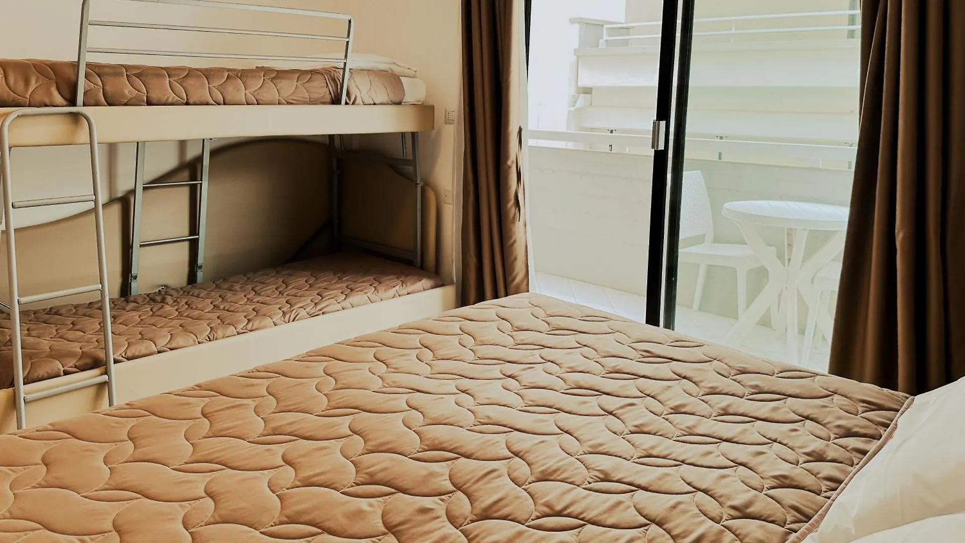Hotel President - Vintage Hotel In Centro Riccione