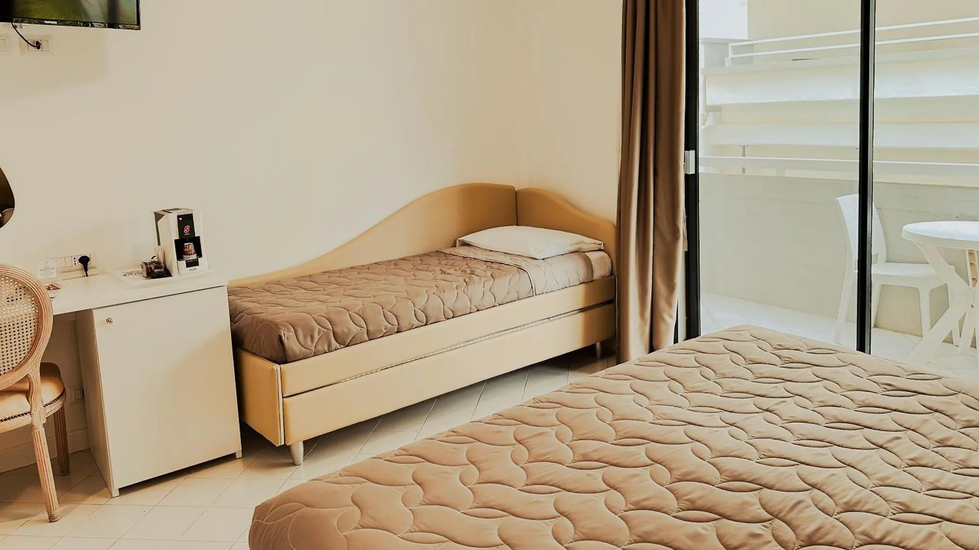 ****  Hotel President - Vintage Hotel In Centro Riccione Italy