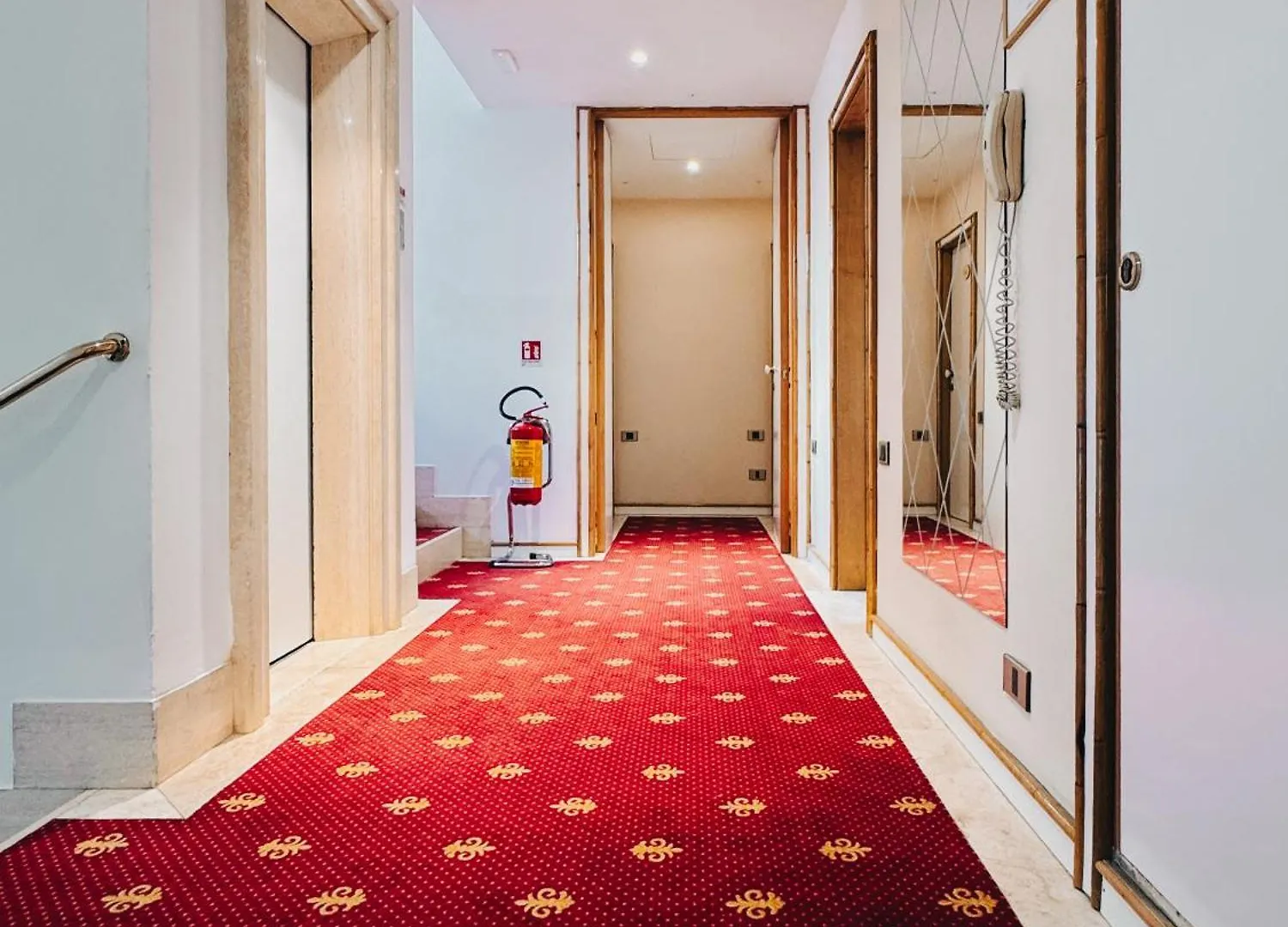 Hotel President - Vintage Hotel In Centro Riccione Italy