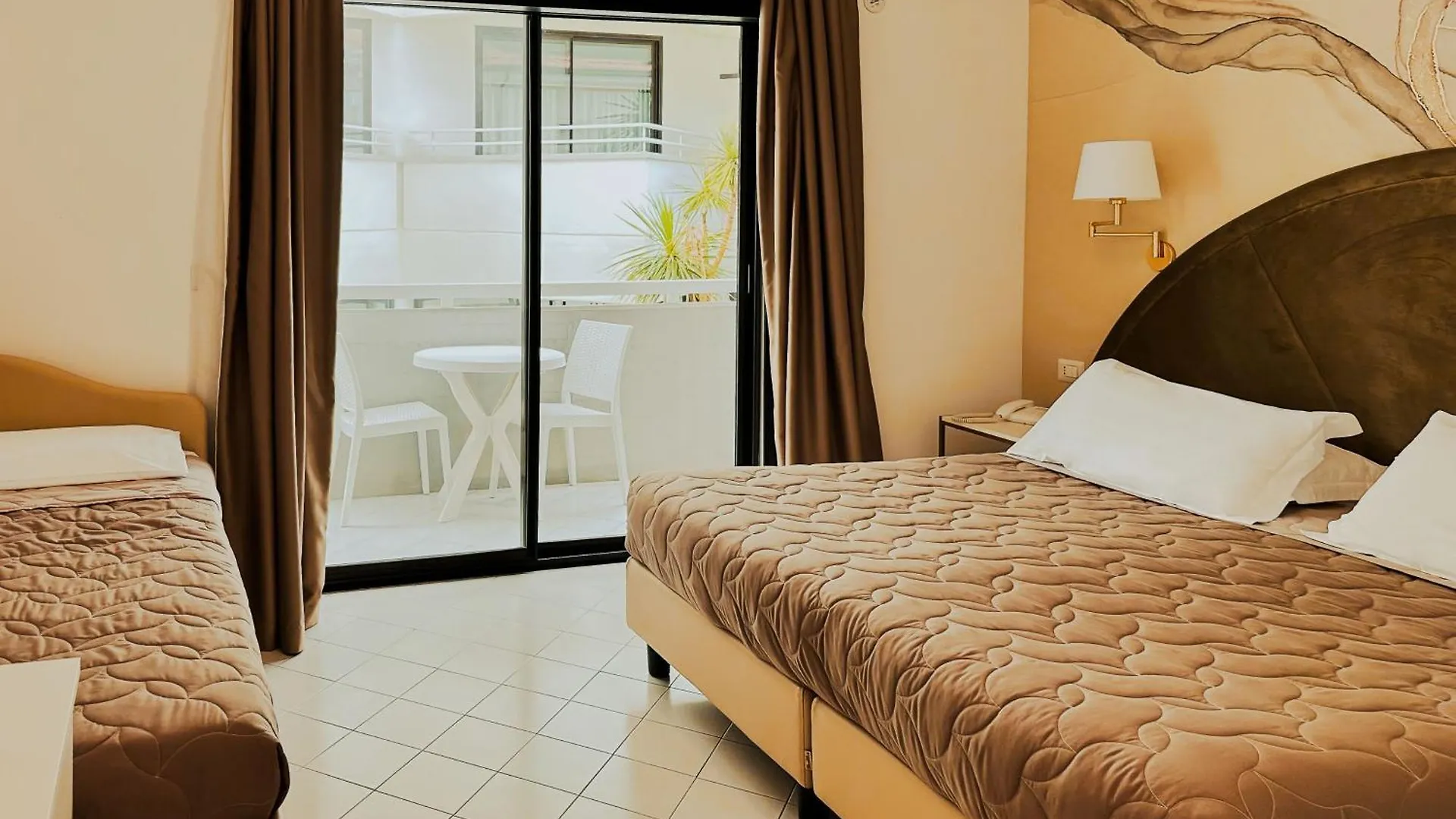 Hotel President - Vintage Hotel In Centro Riccione 4*,