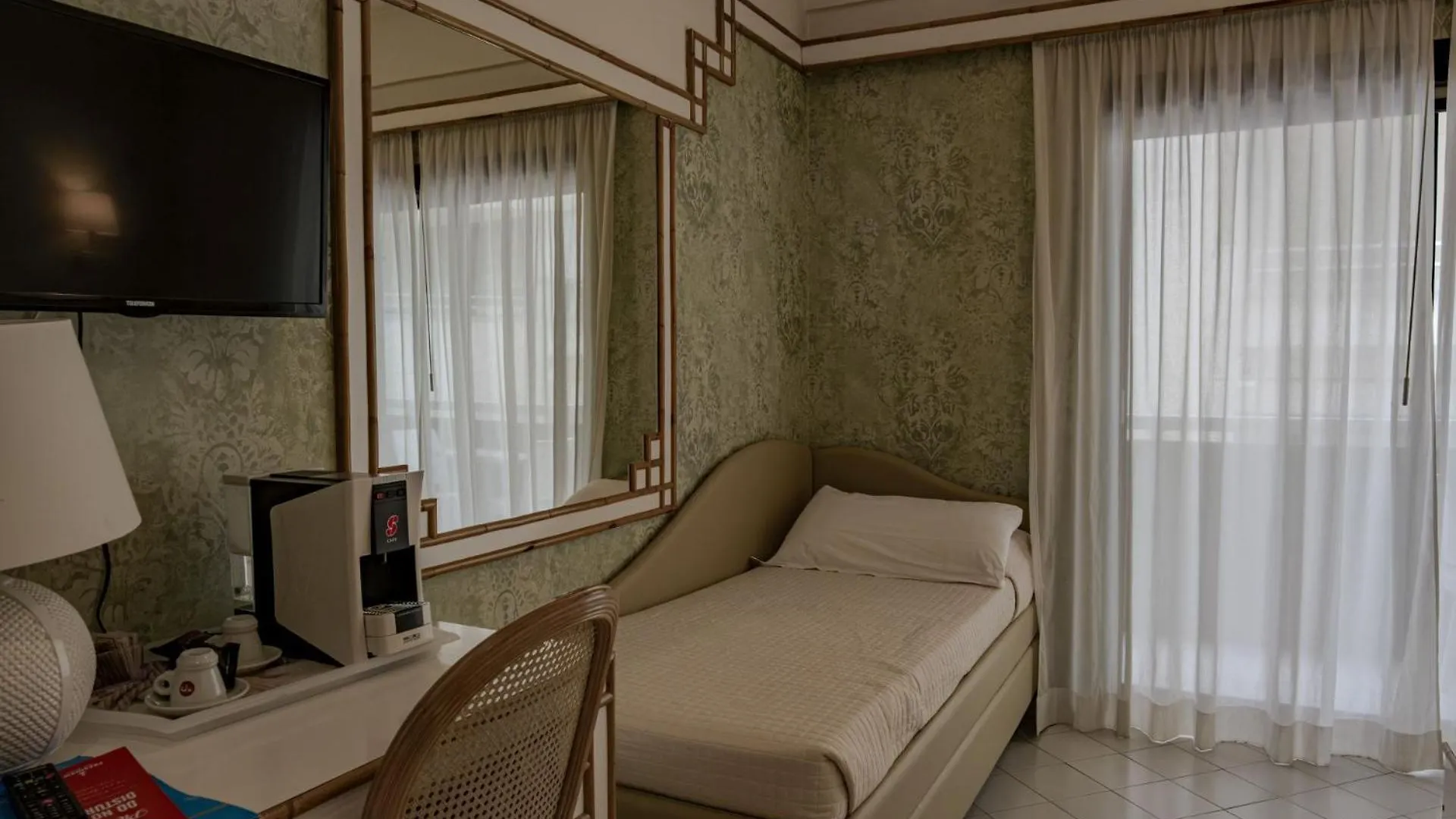 Hotel President - Vintage Hotel In Centro Riccione