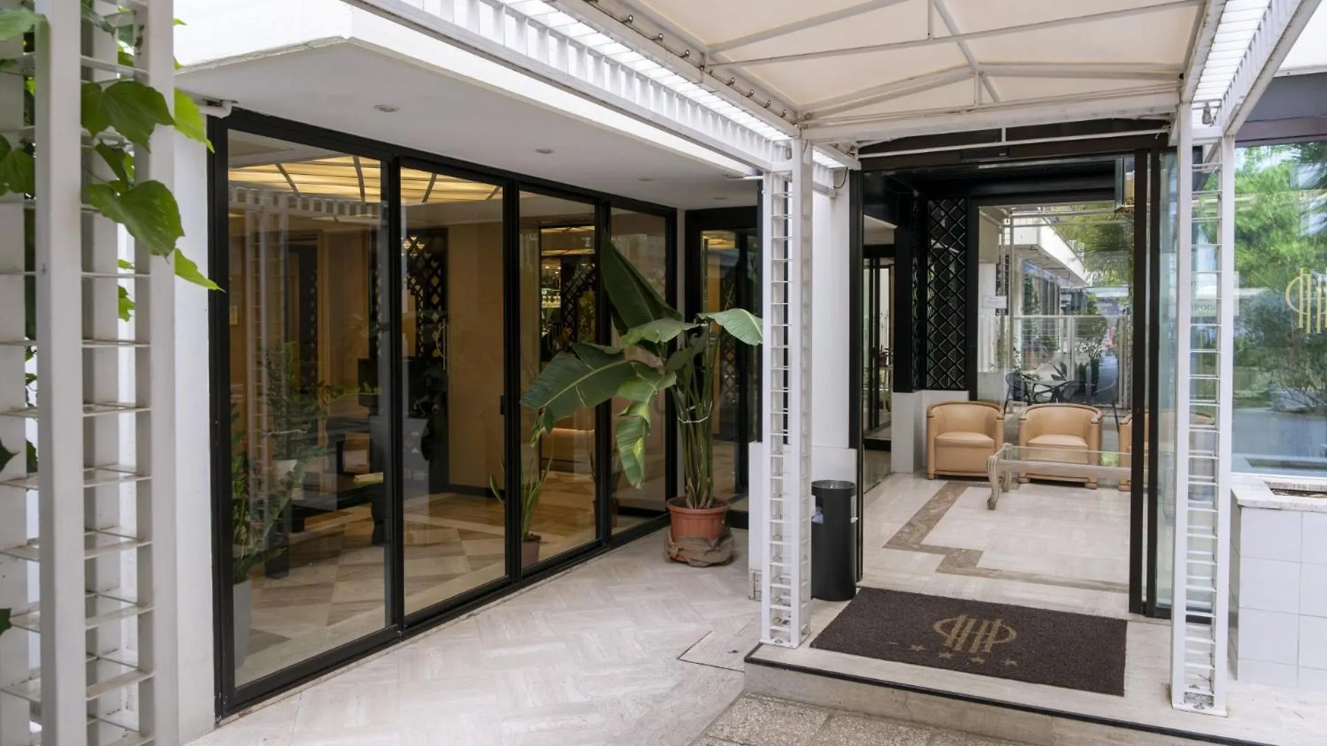 Hotel President - Vintage Hotel In Centro Riccione