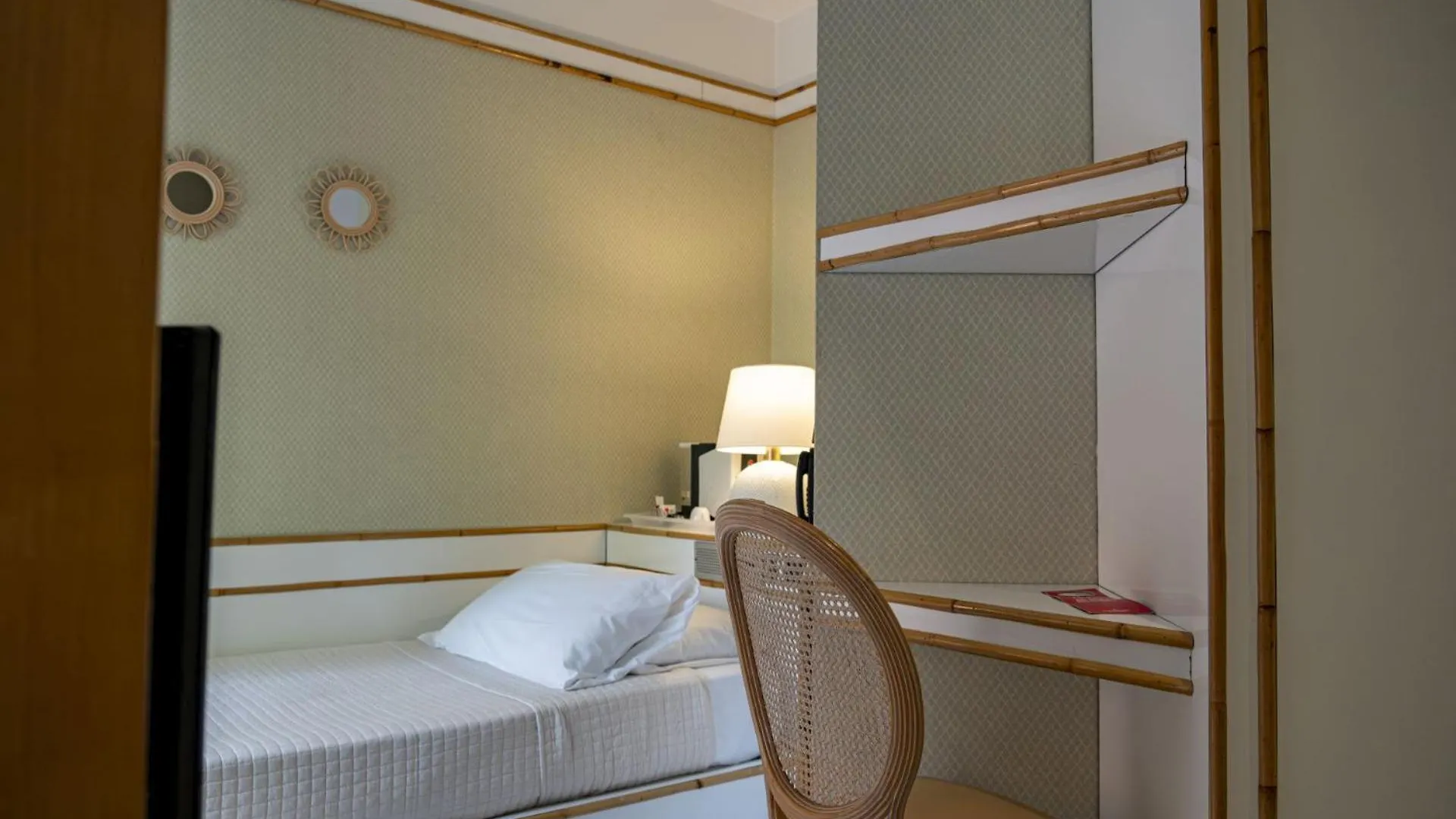 Hotel President - Vintage Hotel In Centro Riccione