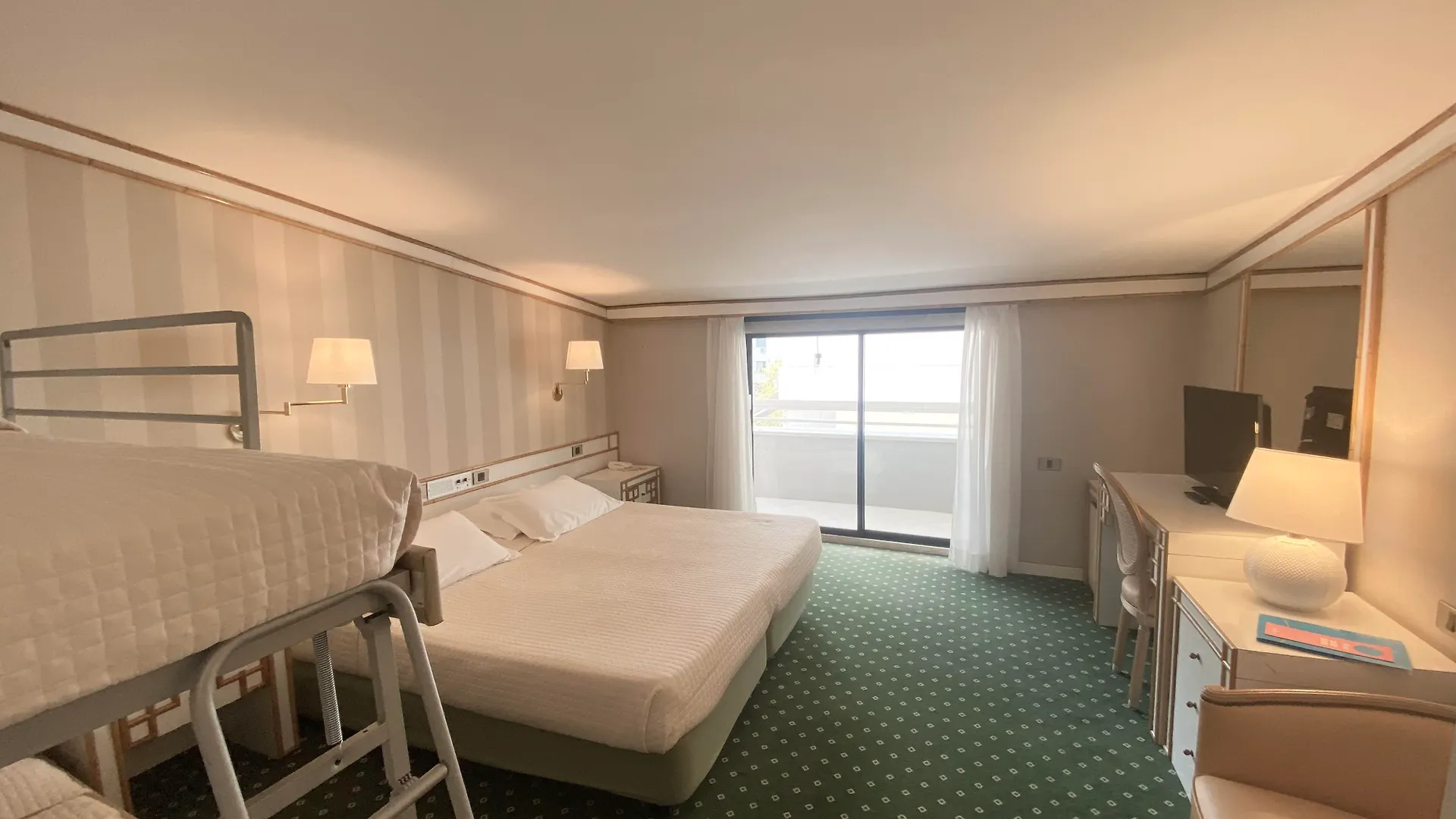 Hotel President - Vintage Hotel In Centro Riccione