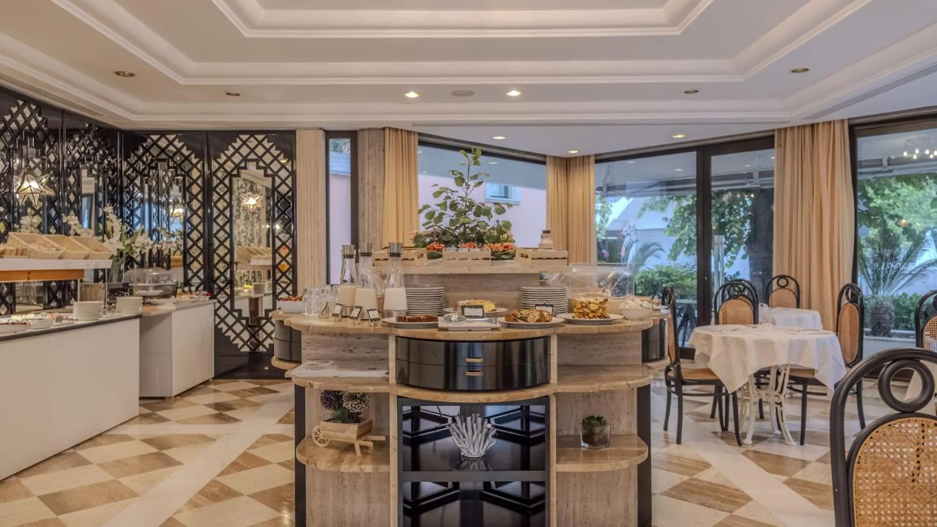 Hotel President - Vintage Hotel In Centro Riccione